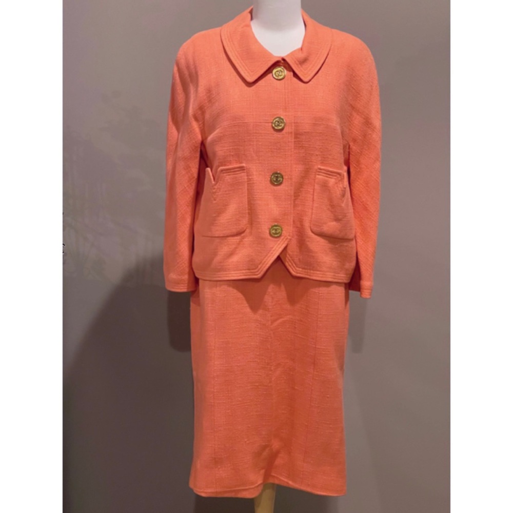 ✨Vintage CHANEL CC Gold Button Two Piece Tweed Wool Jacket Dress Suit Jackie O